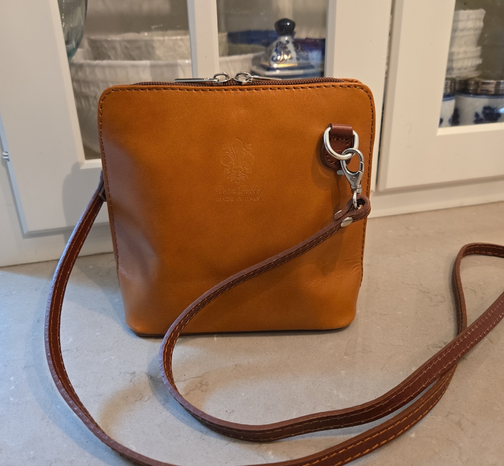 Vera Pelle Made In Italy Crossbody Purse